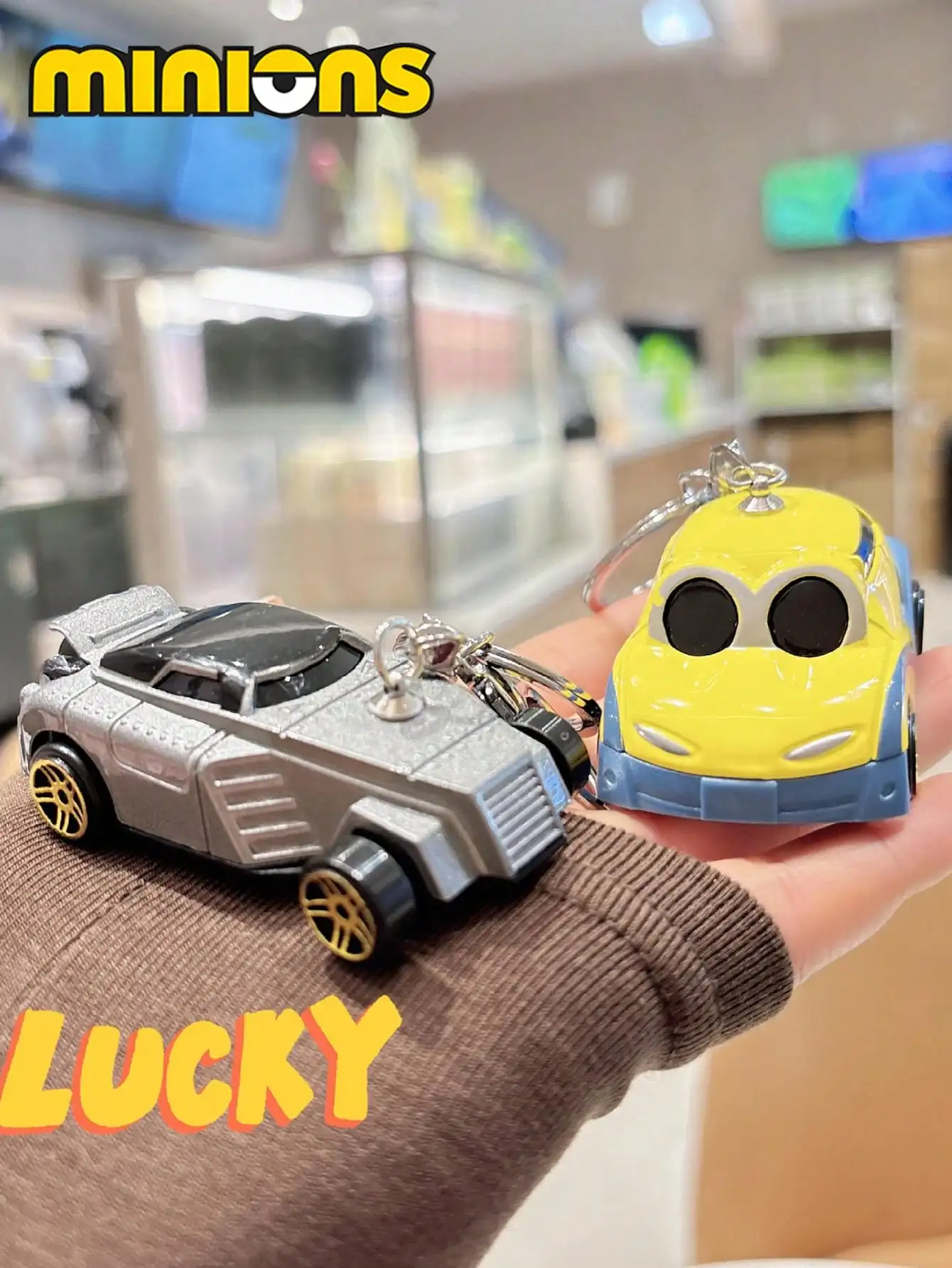 1 قطعة MINMINo Minions جديد إبداعي ولطيف حقير لي التوابع سيارة صغيرة المفاتيح الكرتون هدية مخلب آلة المدرسية قلادة ، t