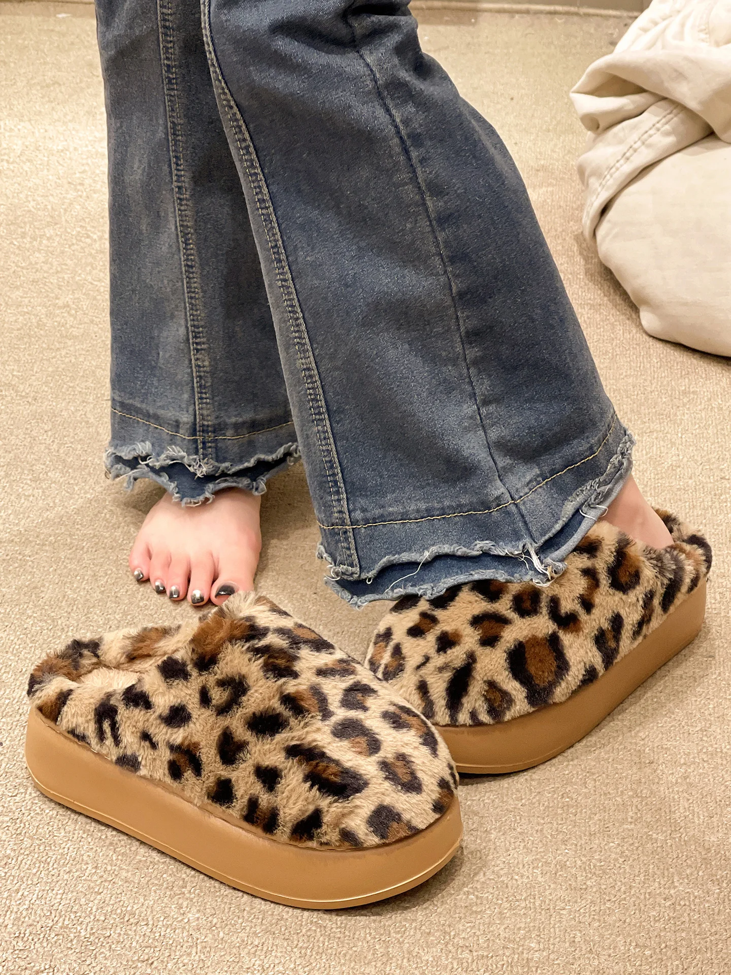 

Women's Indoor Home Slippers Winter Thi Bot Anti-slip Outdoor Faion Leopard Print Fce Warm Plu Headed Slippers