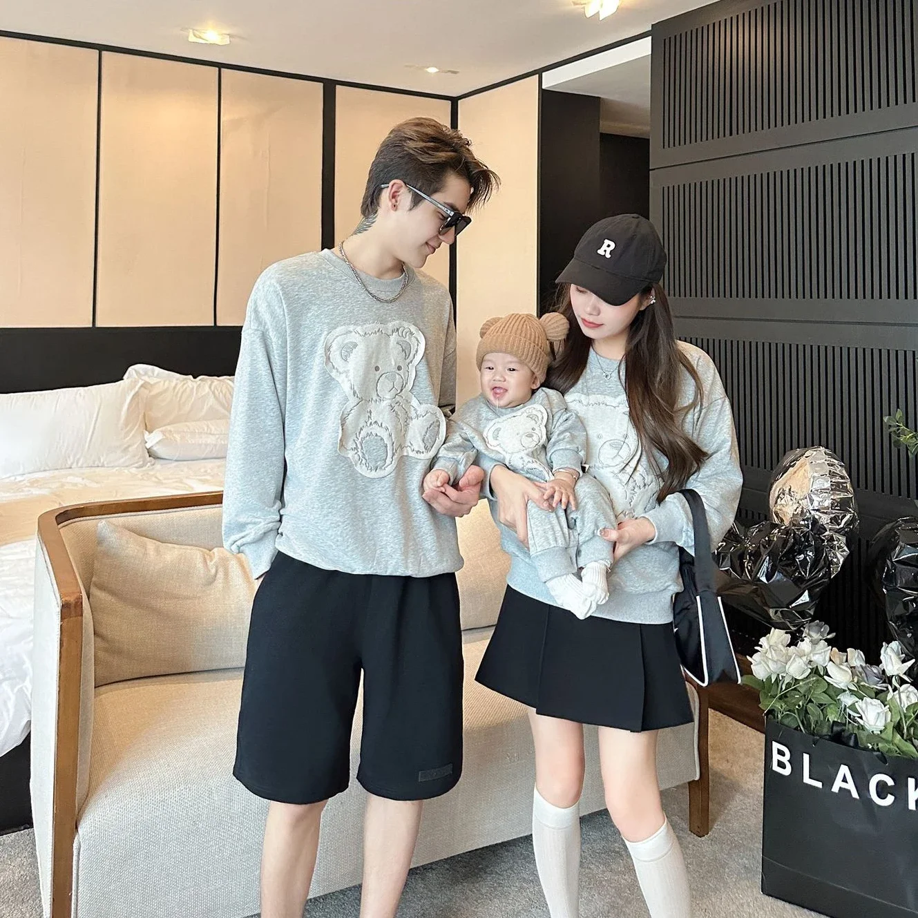 Family Look Dad Mom and Daughter Son Baby Matching Long Sleeve Sweatshirt 2023 Autumn Winter Parent-child Clothes Toddler Romper