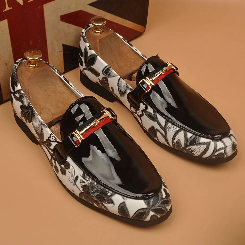 

26ss New British Men's Breathable Slip-On Loafers Driving Shoes Business Casual Summer