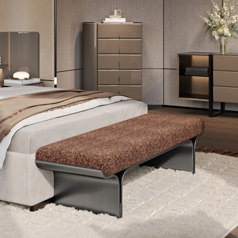 مقعد بجانب السرير لغرفة النوم الرئيسية على طراز المال القديم الإيطالي الفاخر، مقعد تغيير الأحذية في غرفة النوم #2