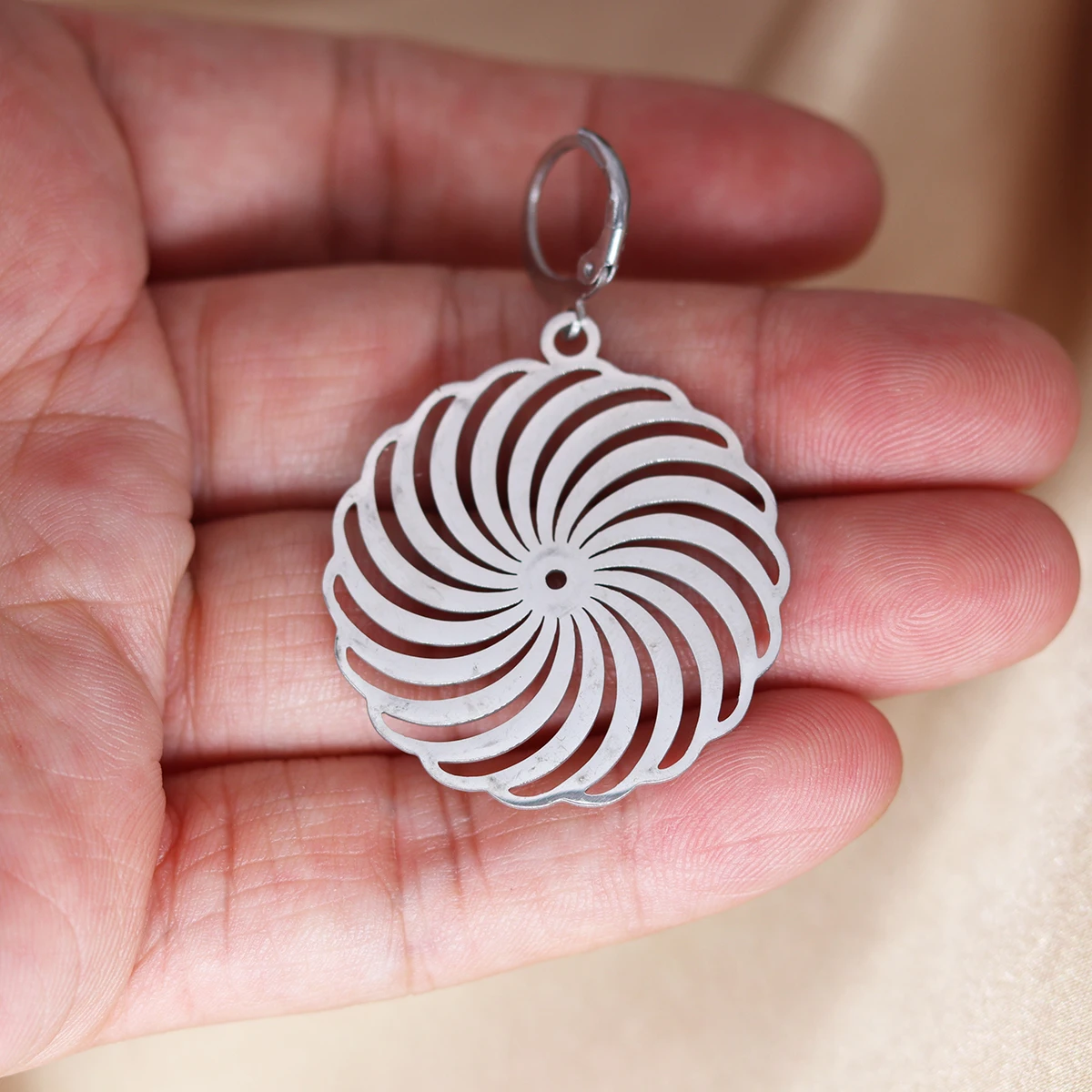 Qiamni Spiraal Swirl Vortex Ronde Oorringen Mode Bohemian Windmolen Geometrie Bengelen Oorbel Vrouwen Cadeau Voor Haar Sieraden