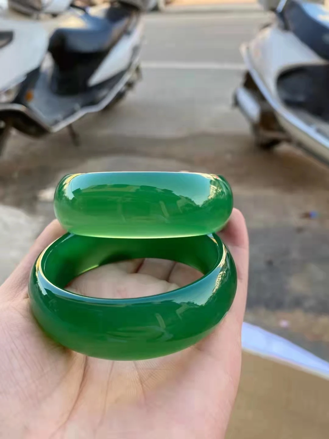 

New Exquisite Brazilian Emperor Green Chalcedony Female Model Agate Jade Bracelet Girl Jadeite Color A Goods Ice Species Bangle