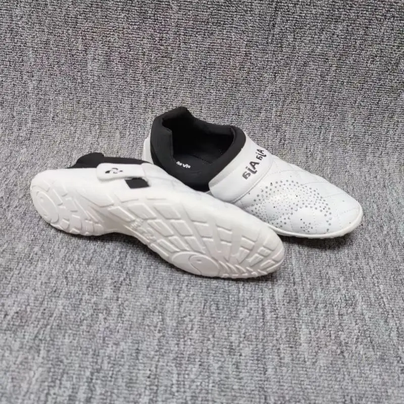 

Новые мужские кроссовки для тхэквондо 2026 года, легкие слипоны для тренировок по боевым искусствам, обувь для тай-чи, размер S