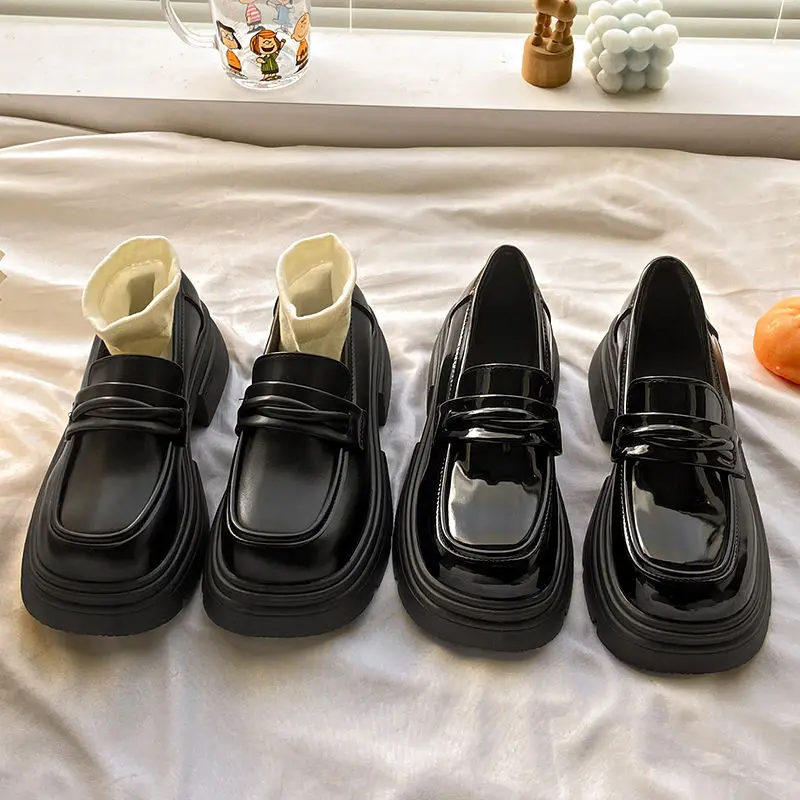 Sponge cake loafers women's 2025 Spring and Autumn new women's shoes single shoes British style leather shoes