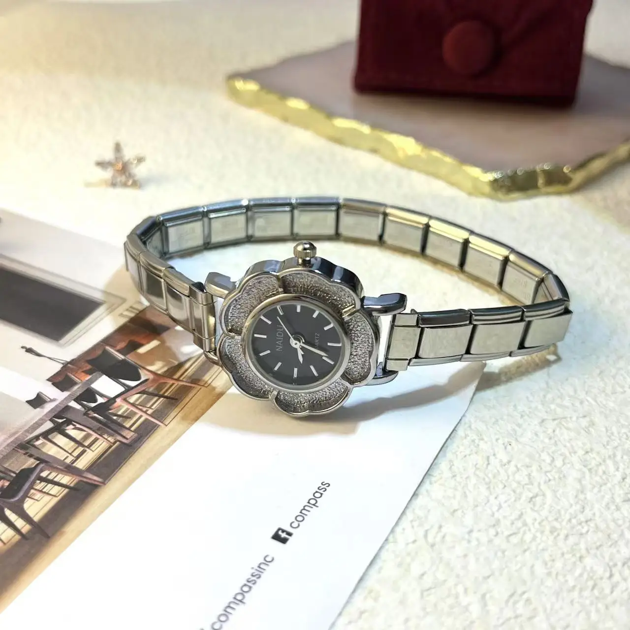 Women's Quartz Watches with Zirconia Flower Inlay Luxury Chic Design Stainless Steel Strap  Party Birthday Gift for Her​