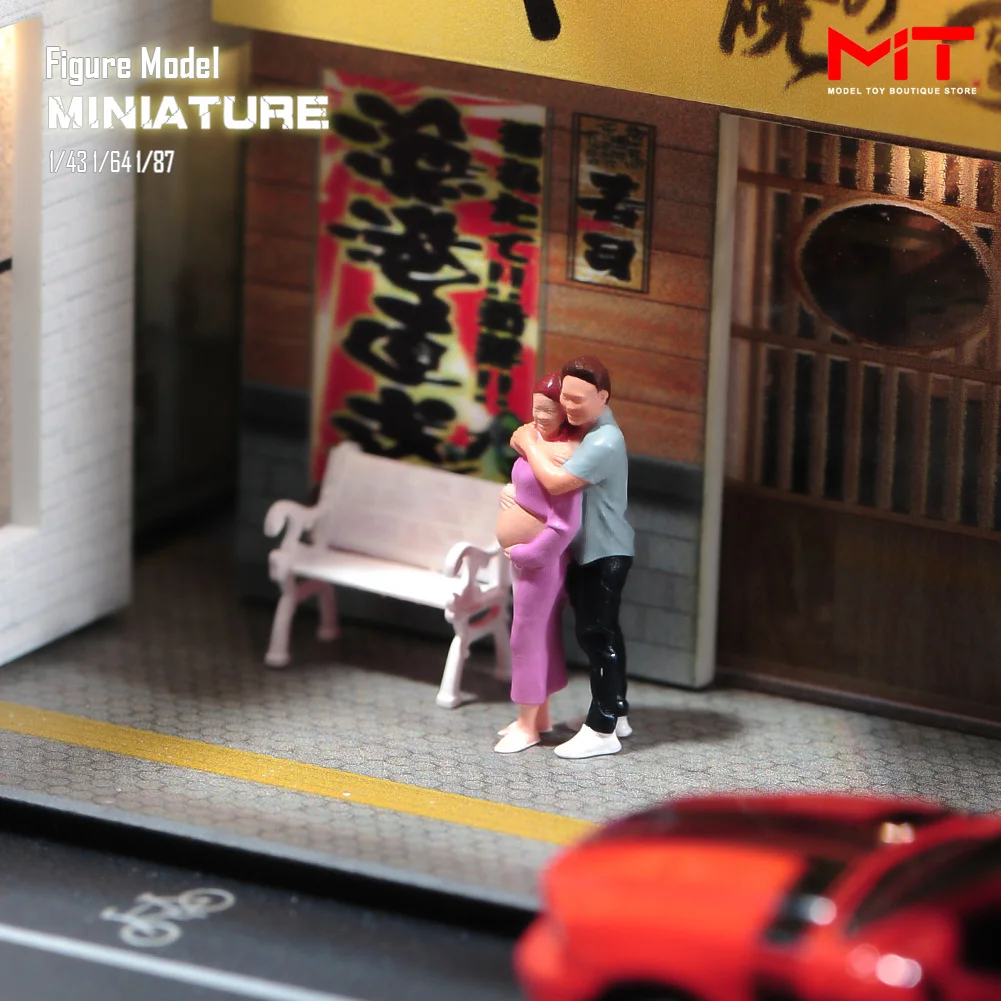 Figuras de miniaturas de pareja embarazada, modelos creativos de fotografía, accesorios de escena para coches de juguete, 1/87, 1/64, 1/43, 1/24