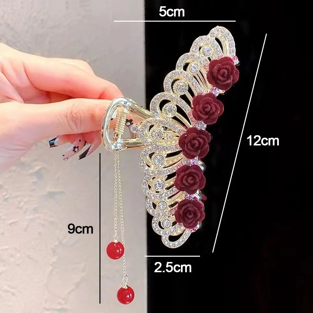 Shiny Color Butterfly Clips Pearl Tassel Chain Lily of The Valley Bouquet Golden Hair Claw Luxury Hair Claw Plastic