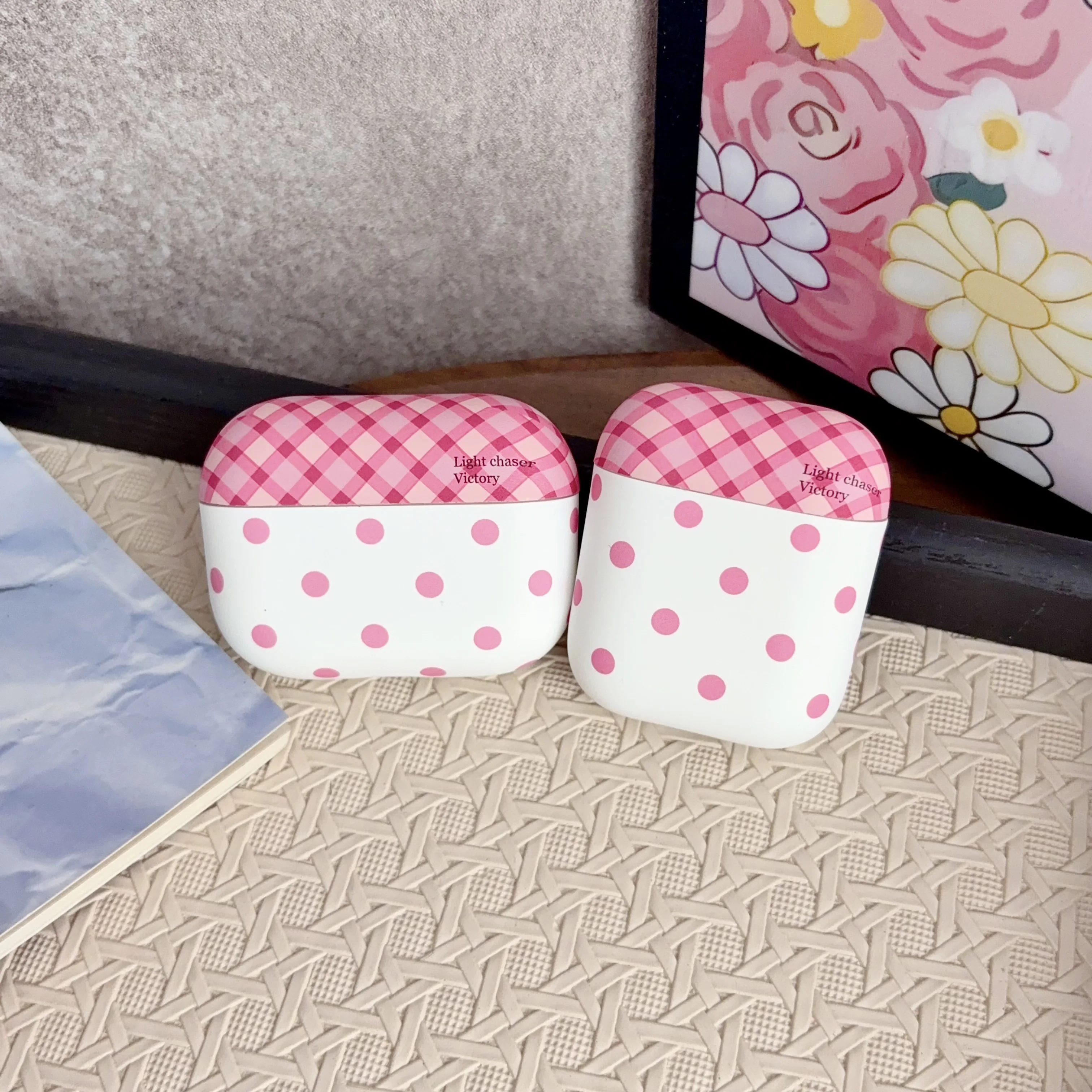 Fashion Pink Diamond Polka Dots Pattern White Matte Earphone Cover Case For AirPods 1 2 3 4 5 Pro Pro2 Pro3