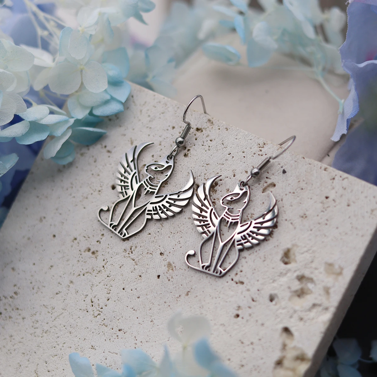 Pendientes Kinitial de acero inoxidable con diosa del gato egipcio para mujer, joyería mística de diseño egipcio antiguo