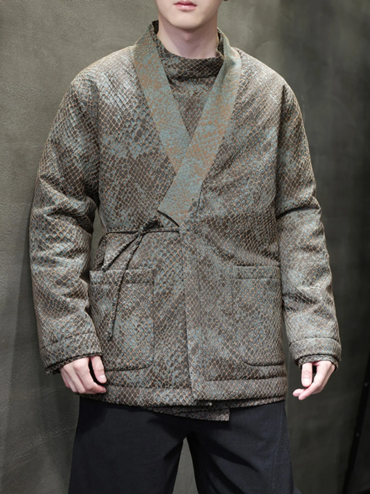 

Утепленная хлопковая куртка для мужчин на осень-зиму в стиле ретро Ханьфу Тао Пао, новая китайская верхняя одежда из хлопка с узором змеи