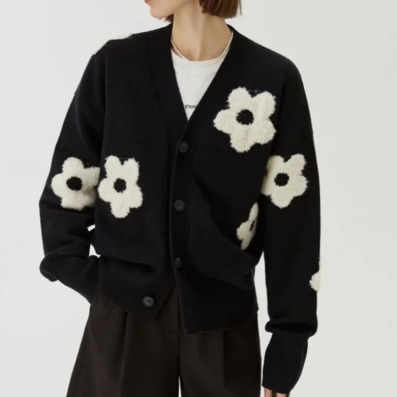 2024 Winter Fashion Solid Color Simplicity Versatile Commute V-neck 3D Jacquard Knitting Loose Sweater Knitted Cardigan Women 2