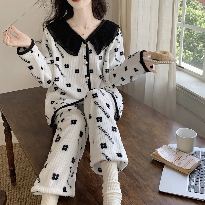 

2024 New Ladies Flannel Pajamas Women Autumn Winter Fine Velvet Long-sleeved Sleepwear Cardigan Small Fragrance Homewear Suit