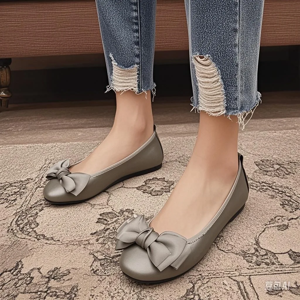 Sepatu datar simpul kupu-kupu wanita baru musim semi musim panas sepatu tunggal elegan merek wanita lembut datar ukuran besar 42 DX335