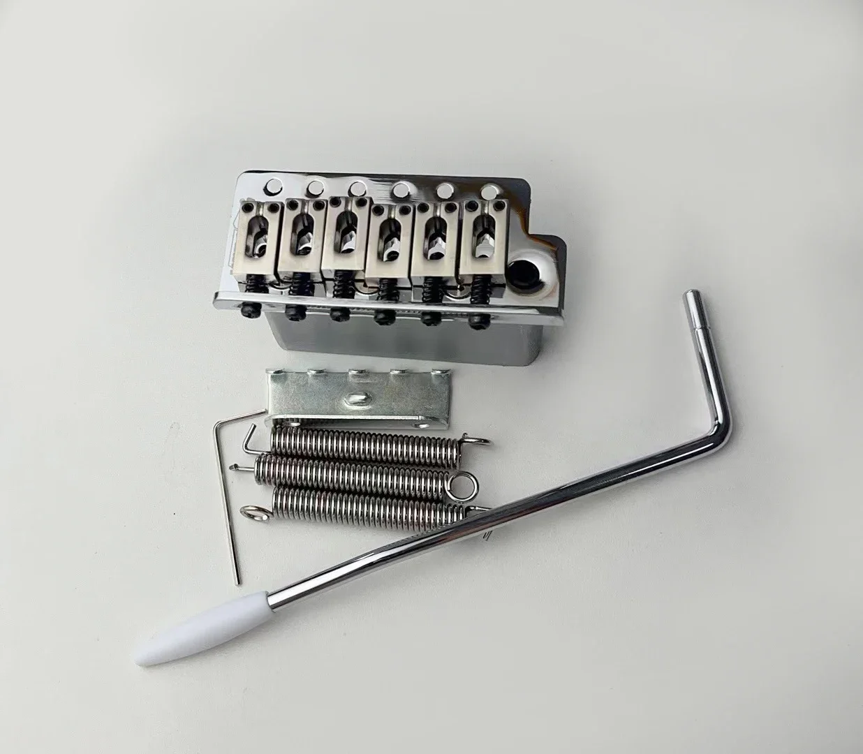 

Wilkinson WOV04 Vintage Electric Guitar Tremolo Bridge Chrome Silver