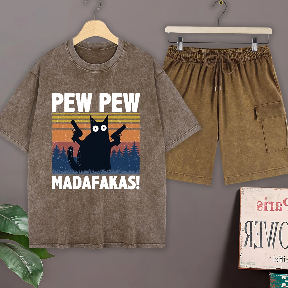 

Мужской комплект: футболка оверсайз из хлопка с принтом «Кот Пуэй Мадафакас с пистолетом», шорты карго, летняя одежда