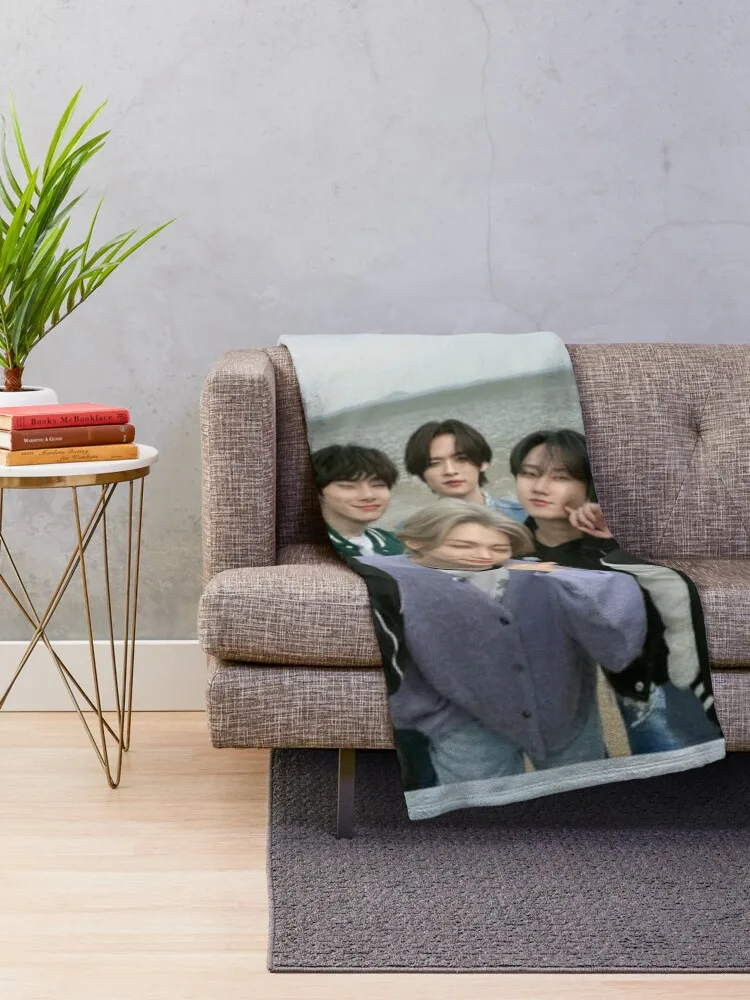 Stray Kids 5-STAR SKZ comeback 2023 poster bang chan lee know changbin hyunjin han felix seungmin jeongin kpop Throw Blanket