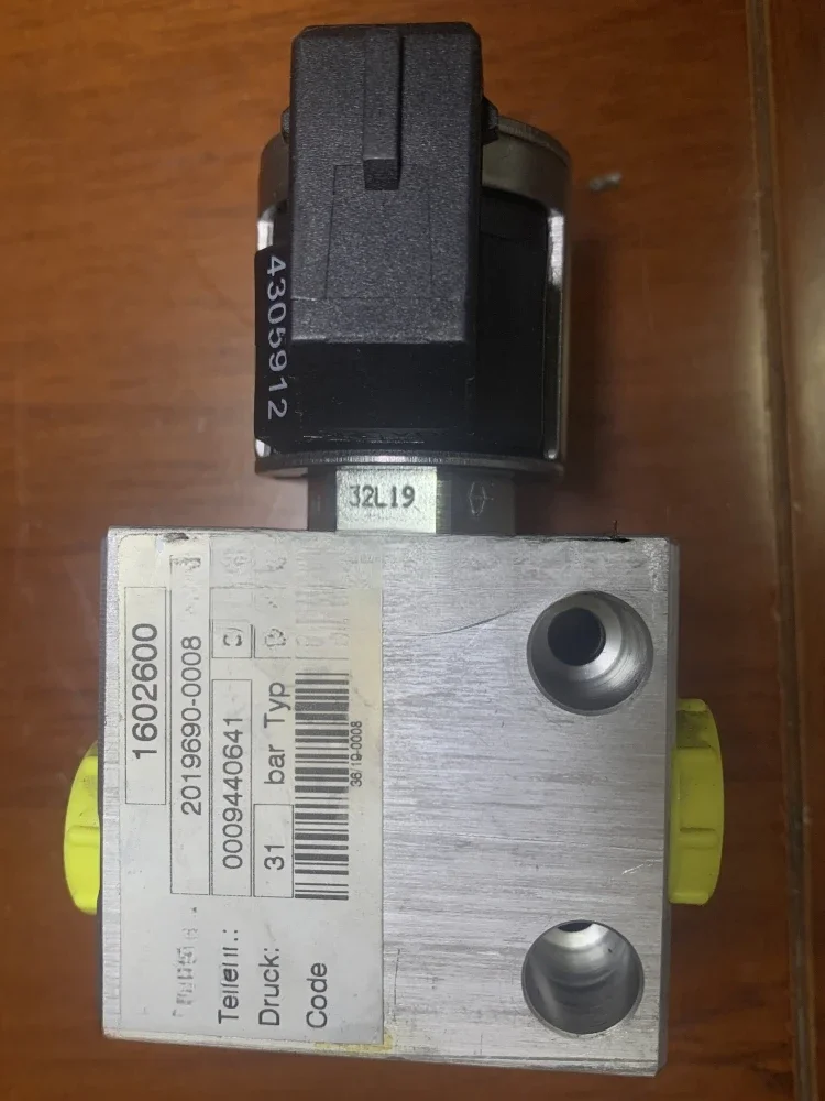 Forklift Accessory 0009440641 Multi Way Valve Is Suitable for Linde 396/352 and Other Models