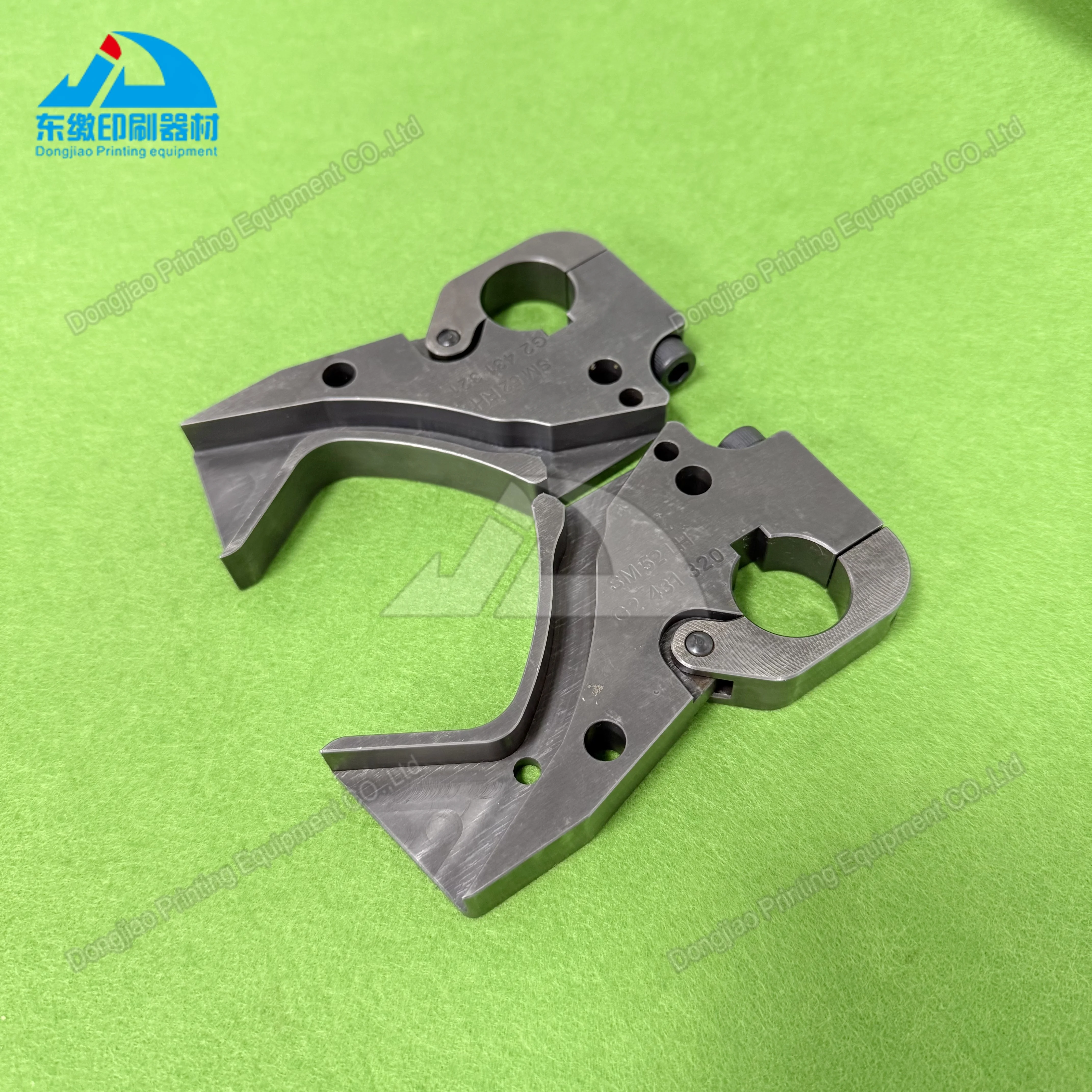 

Запасные части для оборудования офсетной печати G2.431.320 G2.431.321 Держатель подшипника для приводной кулачки Heidelberg SM52 G2.431.320 G2.431.321