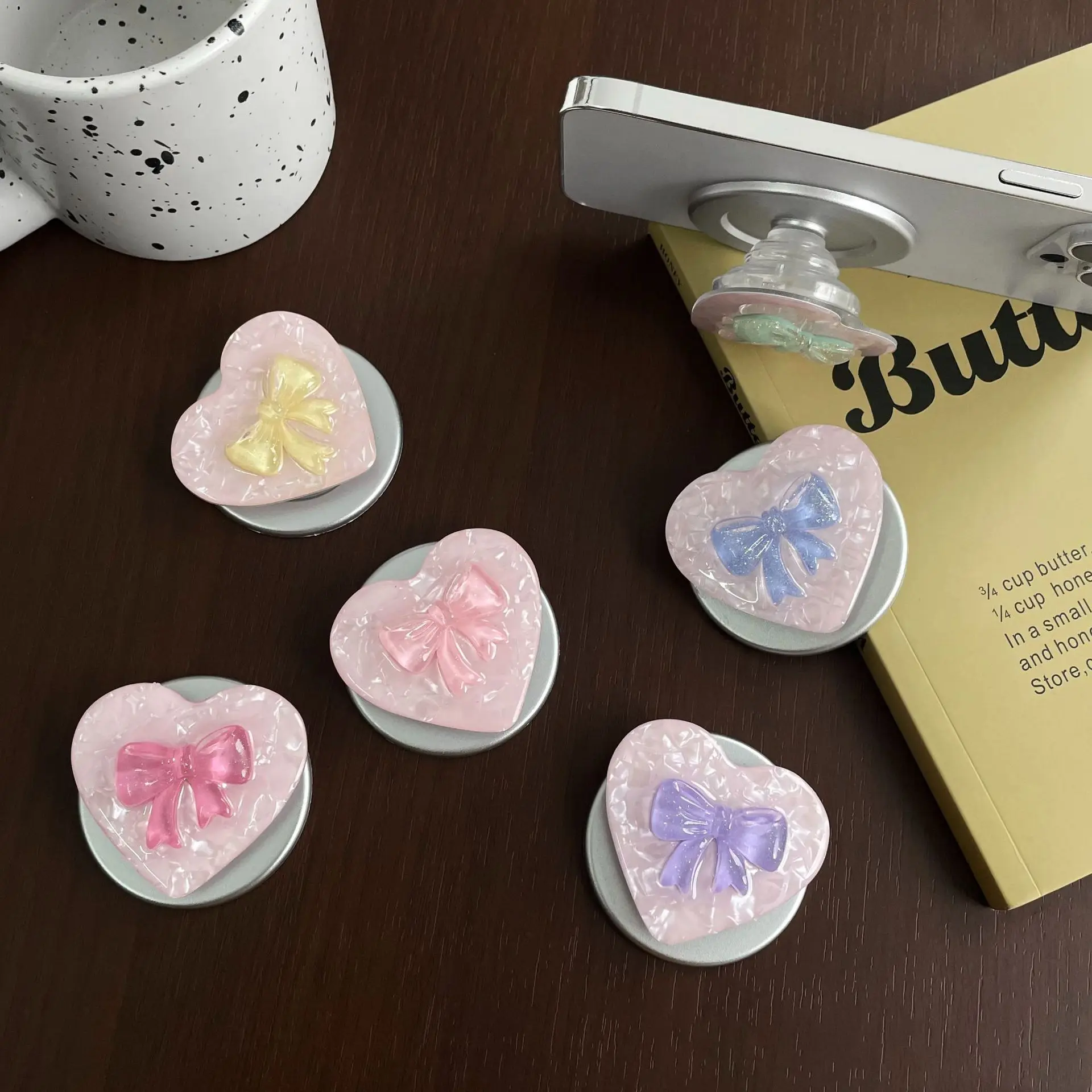 

Heart Bow Magnetic Phone Grip Stand Shimmer Shell Inlaid Phone Holder Bracket Foldable Finger Socket for Cell Accessory Decor