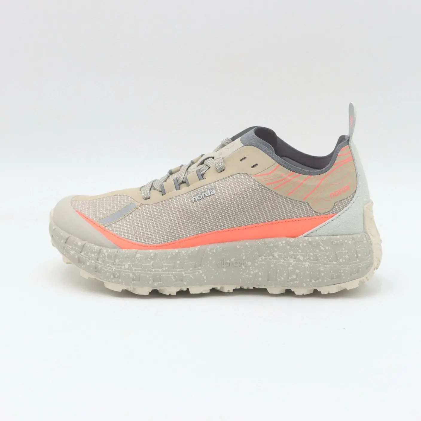 2025 New Mens Womens Running Shoes Unisex Designer Outdoor Walking Joggers Couple Shoes