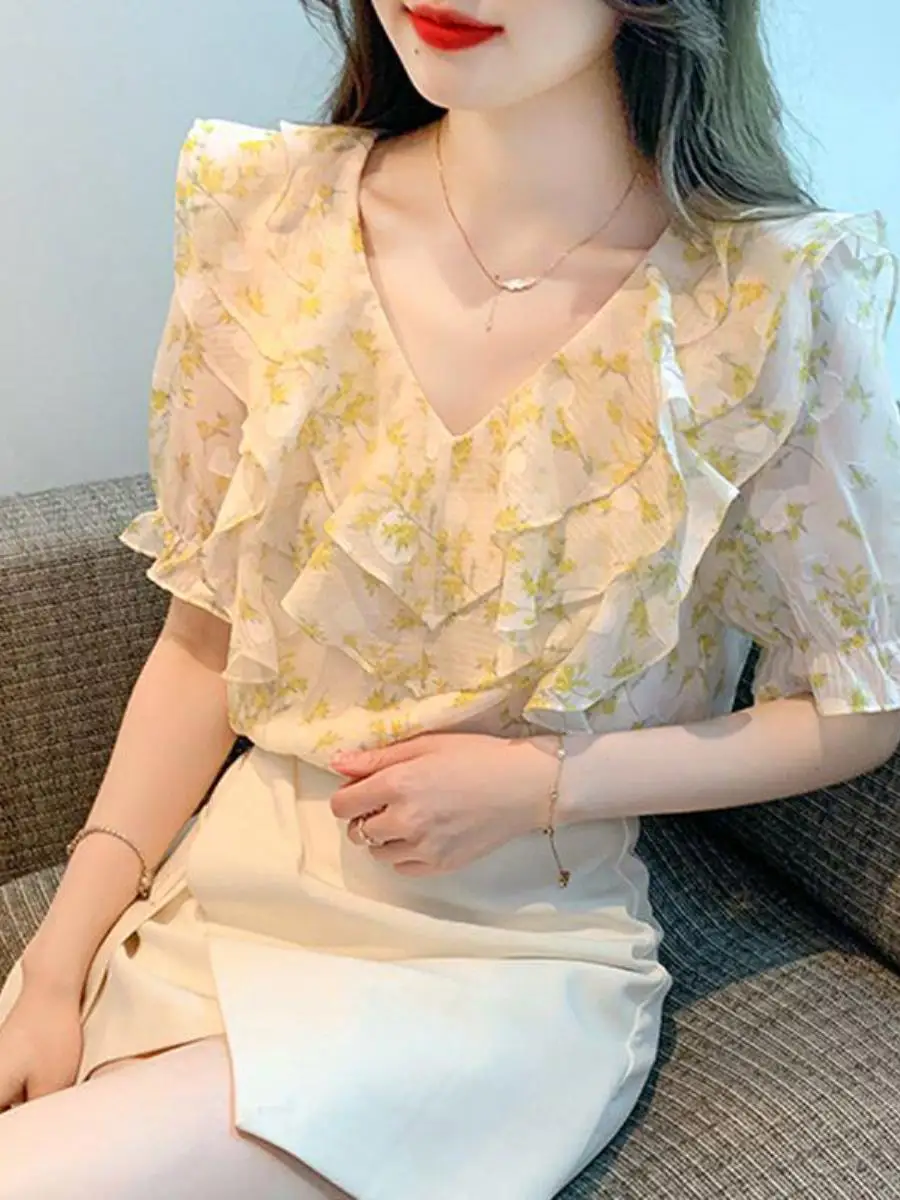 conjunto-feminino-de-verao-novo-e-elegante-blusa-de-chiffon-floral-com-decote-v-e-manga-curta-com-bainha-de-renda-e-saia-top-e-parte-de-baixo-da-moda