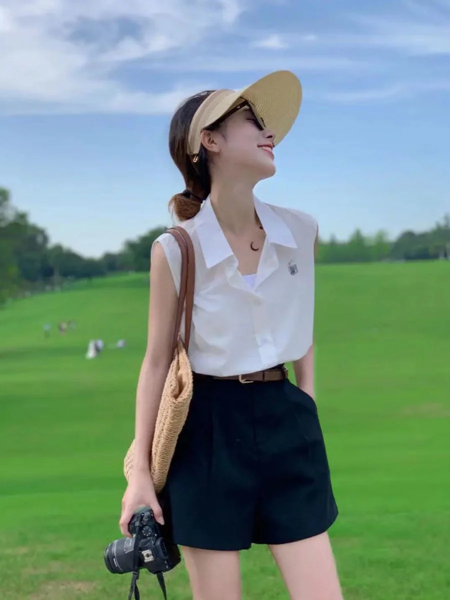 سترة صيفية جديدة للتنقل لعام 2024 بلون نقي Ne Svel سترة علوية بسيطة مطرزة بيضاء متعددة الاستخدامات من القطن للنساء irt