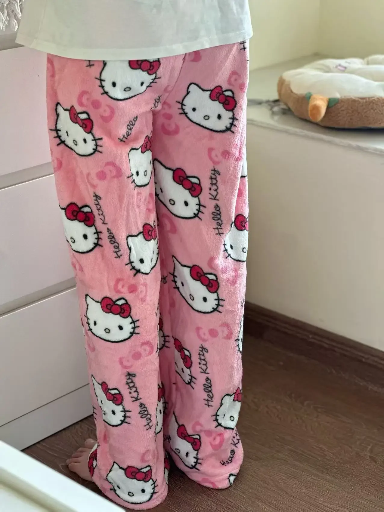 سراويل نوم هالو كيتي من الفلانيل للنساء للخريف والشتاء، سراويل جرافيتي منزلية دافئة غير رسمية يمكن ارتداؤها في الخارج