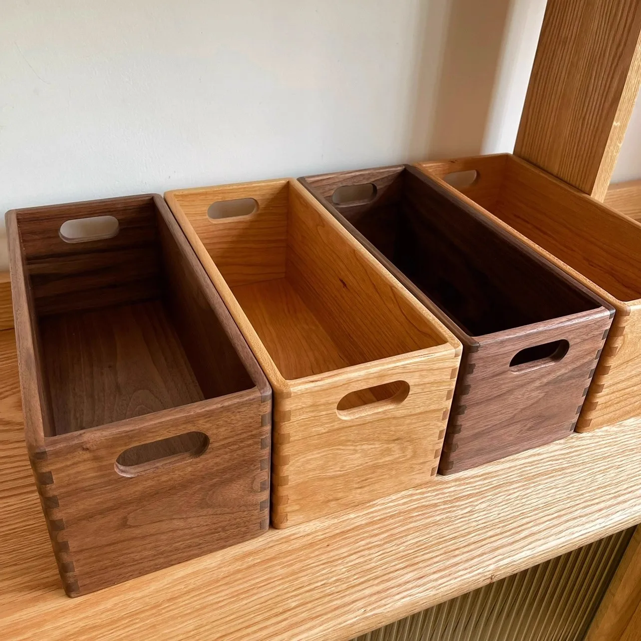 Solid Wood Storage Box with Handle Mortise and Tenon Joint Craft Black Walnut Table Organizer Multi-Function Wooden Box