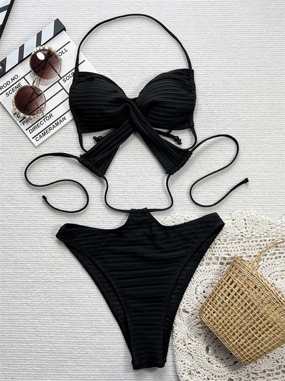 

Черное бикини с высоким вырезом, экстремальные стринги, монокини с открытой спиной, Холтер, пуш-ап, купальник для отпуска, женский пляжный наряд, бикини