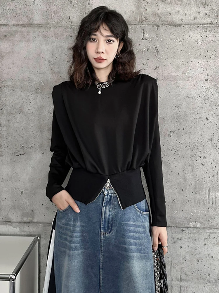 [EAM] Women Black Shouder Paded Short Zipper Big Size T-shirt New Round Neck Long Sleeve  Fashion Spring Autumn 2024 1DH4386