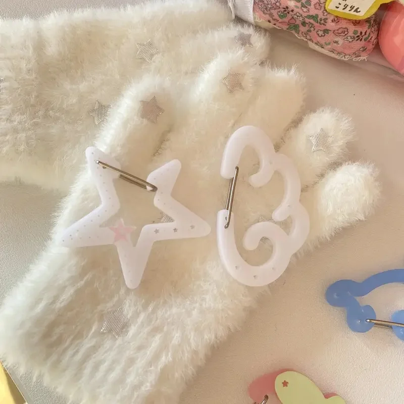 1Pc Cute Style Strawberry Angel Wings Dolphin Star Acrylic Korean Key Chain Pain Cover Buckle Bag Pendant Keychain Holiday Gift