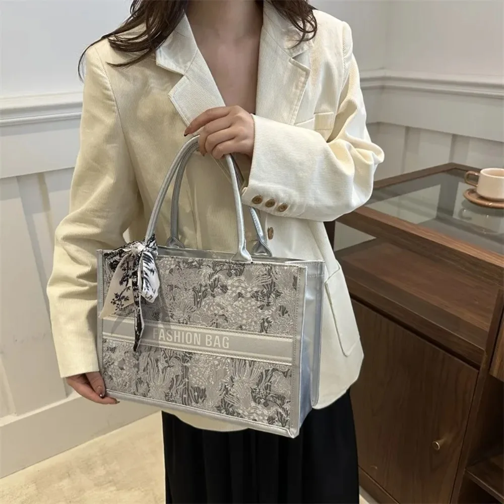 2025 New Fashion Bow Embroidered Large Capacity Tote Bag for Women Shoulder Crossbody Casual Office Commute