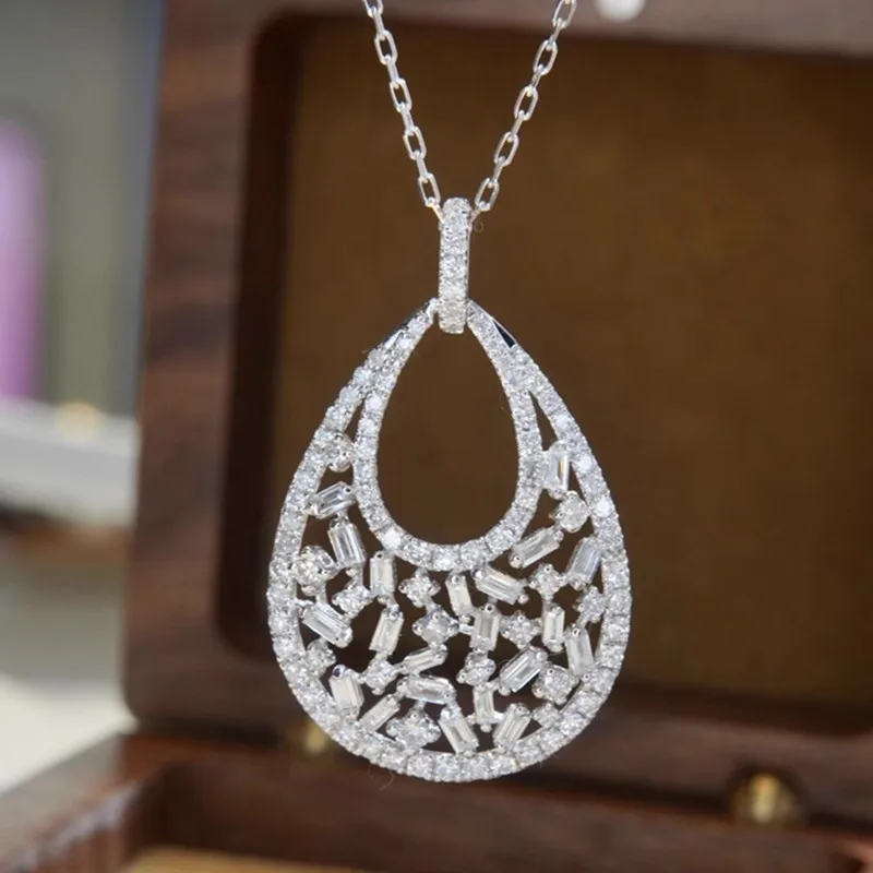 Huitan große Wasser tropfen geformte Anhänger Halskette für Frauen Silber Farbe Luxus trend ige weibliche Hals Accessoires Hochzeits feier Schmuck