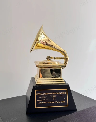 

Music & TV Award Trophies: Gramophone & Winged Figure Models, Premium Craft Desk Ornament, Display Collectible