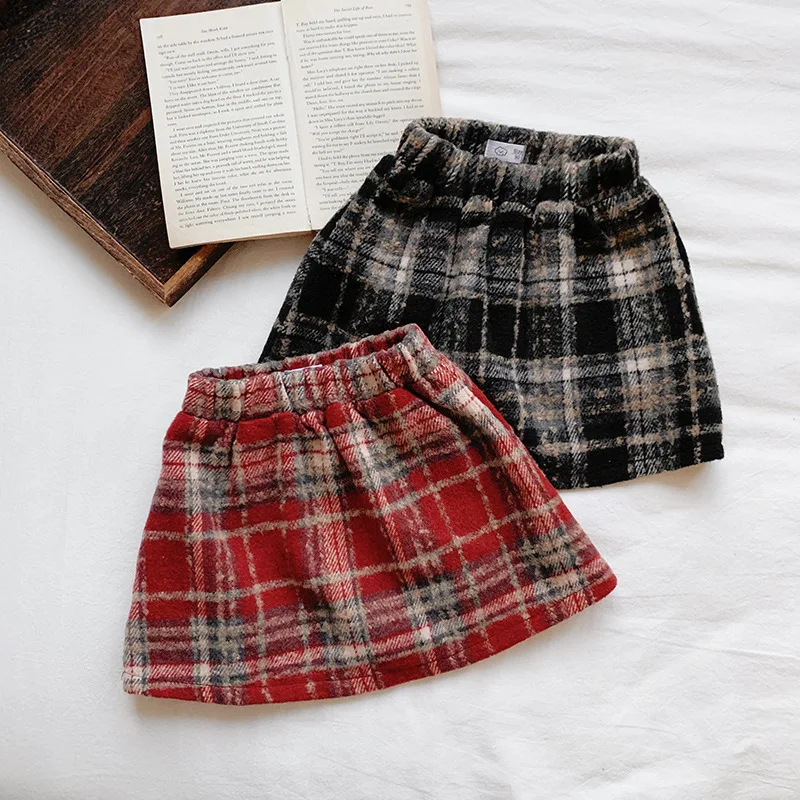 

2025 Autumn/Winter Girls' Christmas and New Year Red Short Skirt Vintage Red Plaid Skirt Retro Preppy Style Skirt