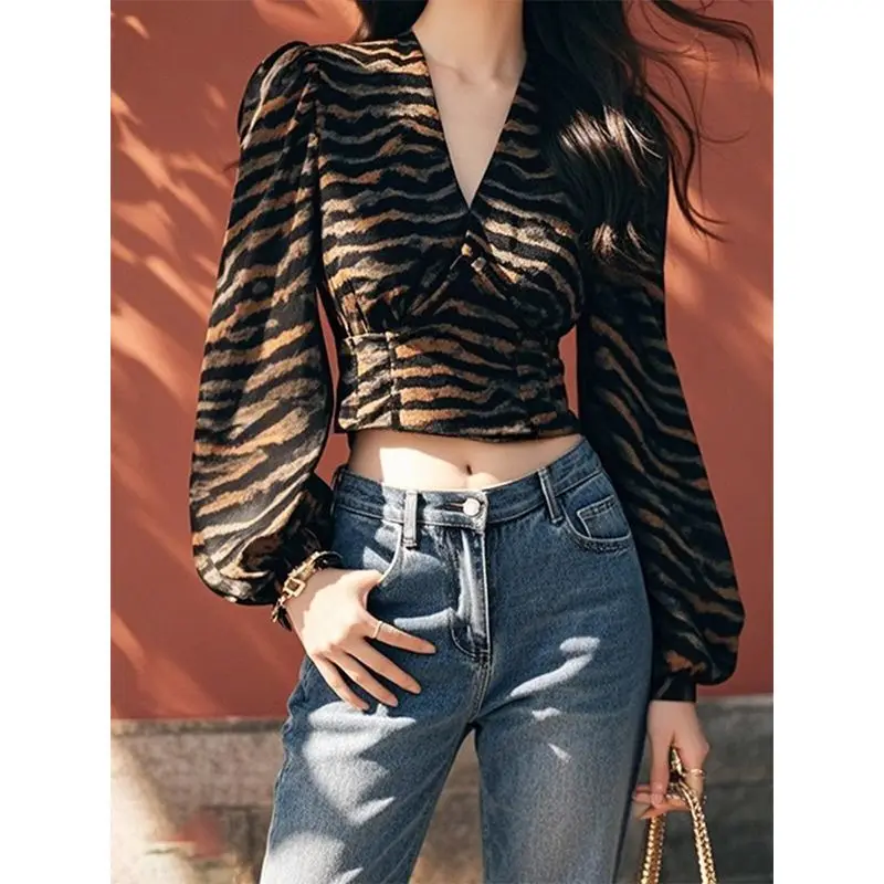 Luxury Woman Blouse 2025 Short Chic Women Blouses Leopard Print V Collar Shirt Sexy Female Pullover Long Sleeve Top for Ladies