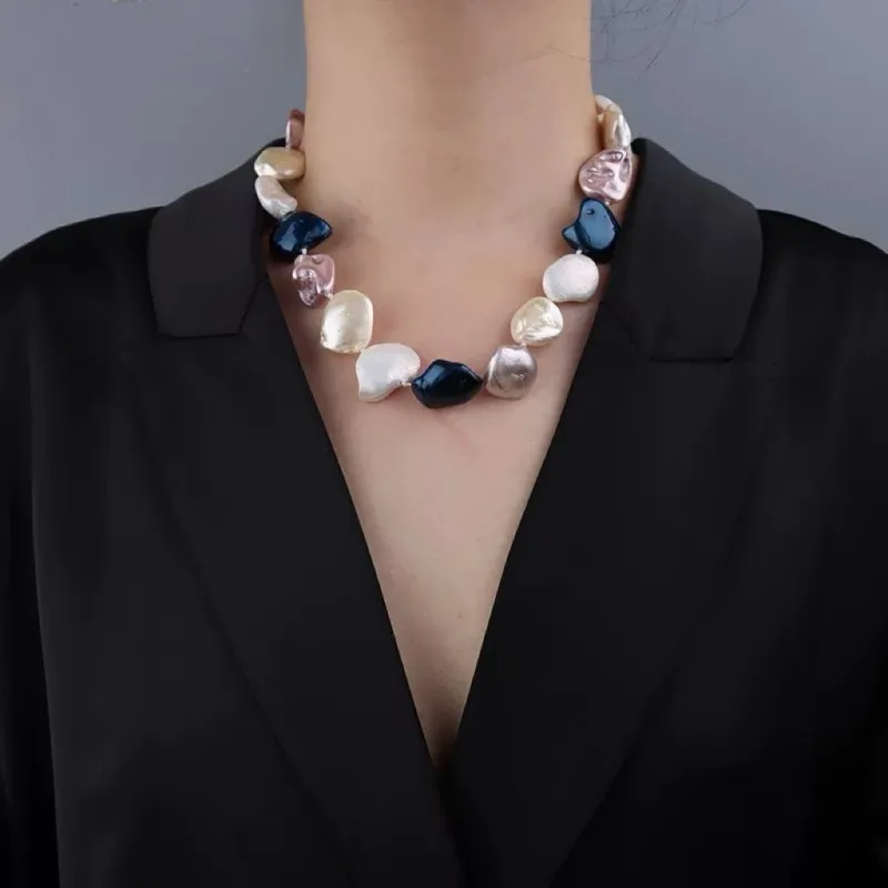 Gomggsale Alien pearl light luxury necklace