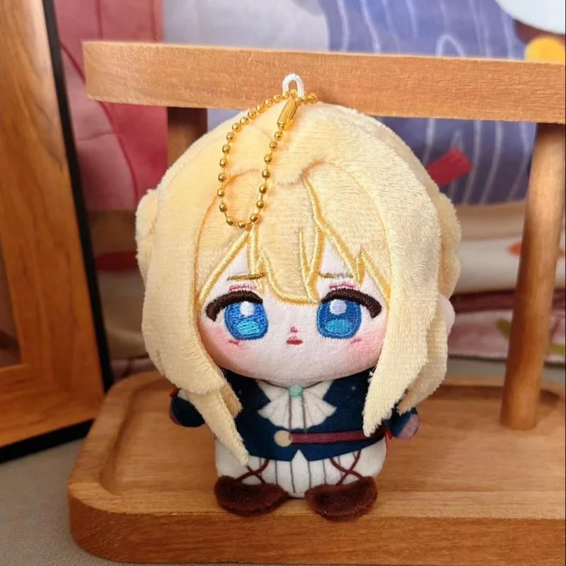 

Anime Violet Evergarden Plush Doll Keychain 10cm Sitting Posture Cartoon Cartoon Body Figure Pendant for Crossbody Bags Gifts