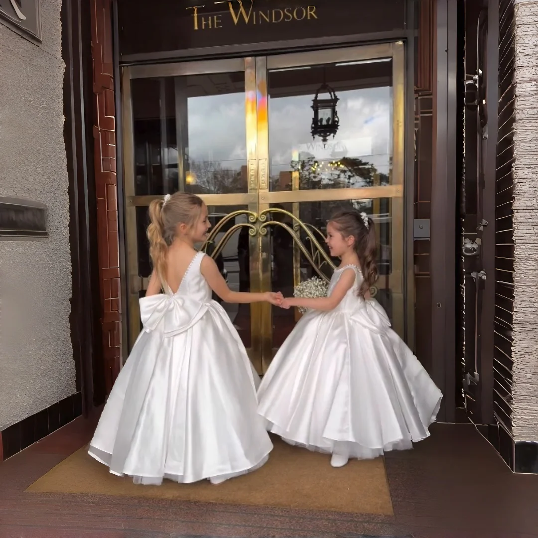 Satin Flower Girl Dress White Big Bow Back V Neck Kids Wedding Pageant Gown Sleeveless Princess Birthday Party Dress for Girls