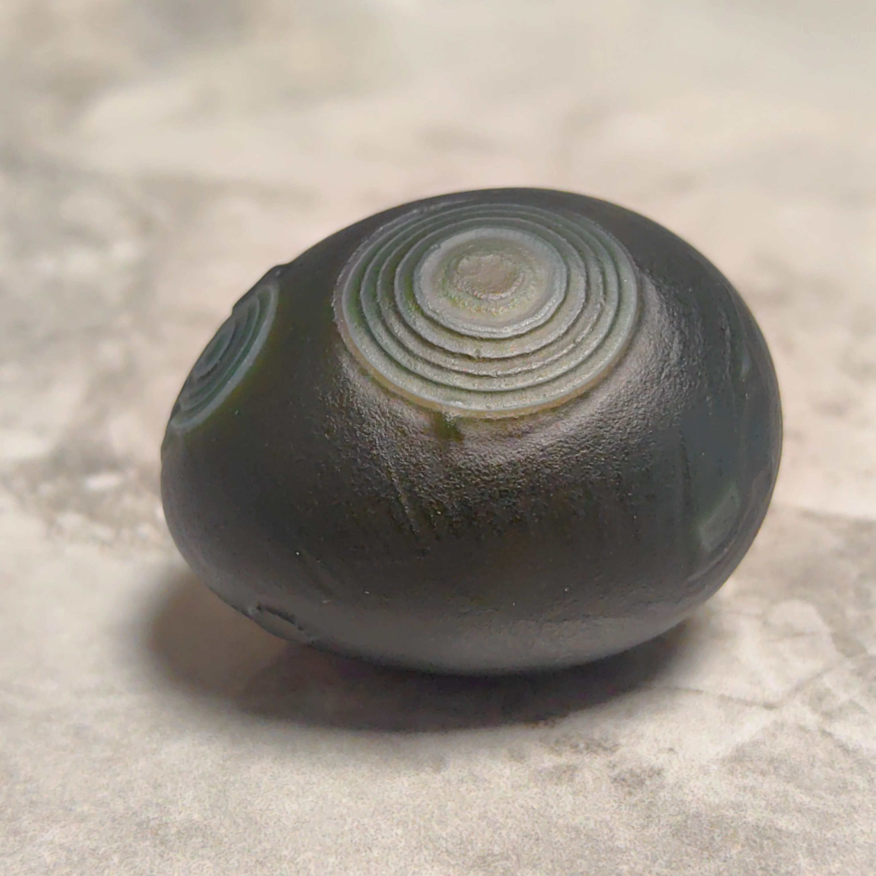 Natural Gobi Flower Eye Agate Palm Stone for Stress Relief Reiki Meditation Ward Off Evil Amulet Worry Stone Home Decor