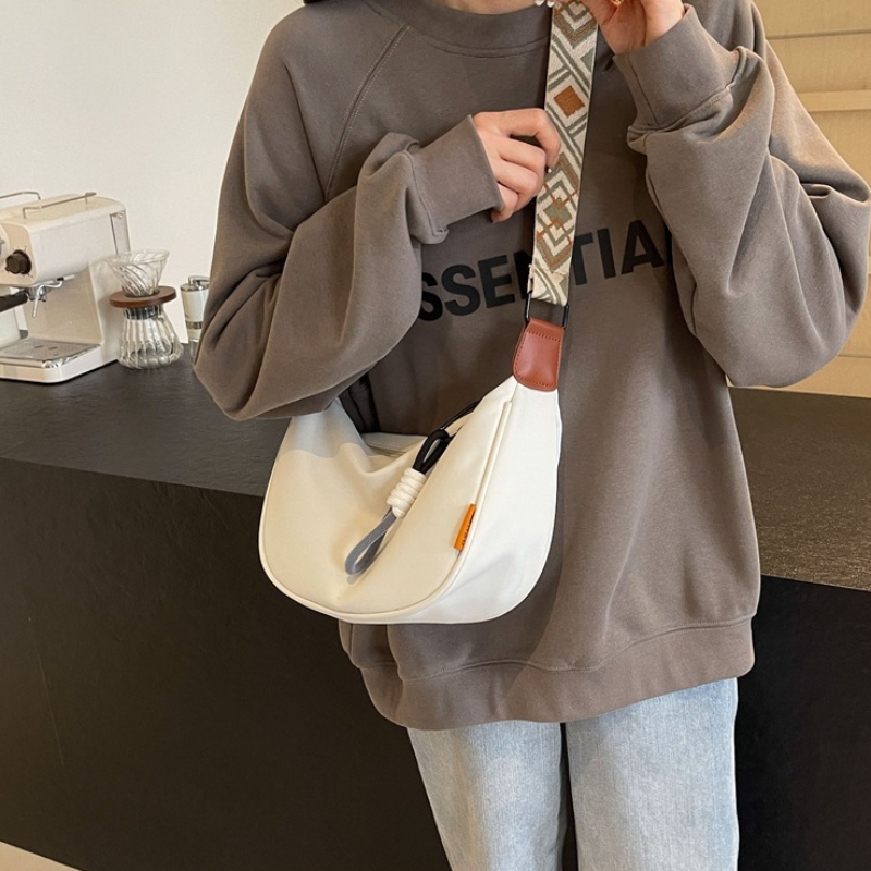  Female Canvas Shoulder Bag Spring Summer Dumpling Trendy Bag Casual Sports Broadband Shoulder Crossbody Bag 