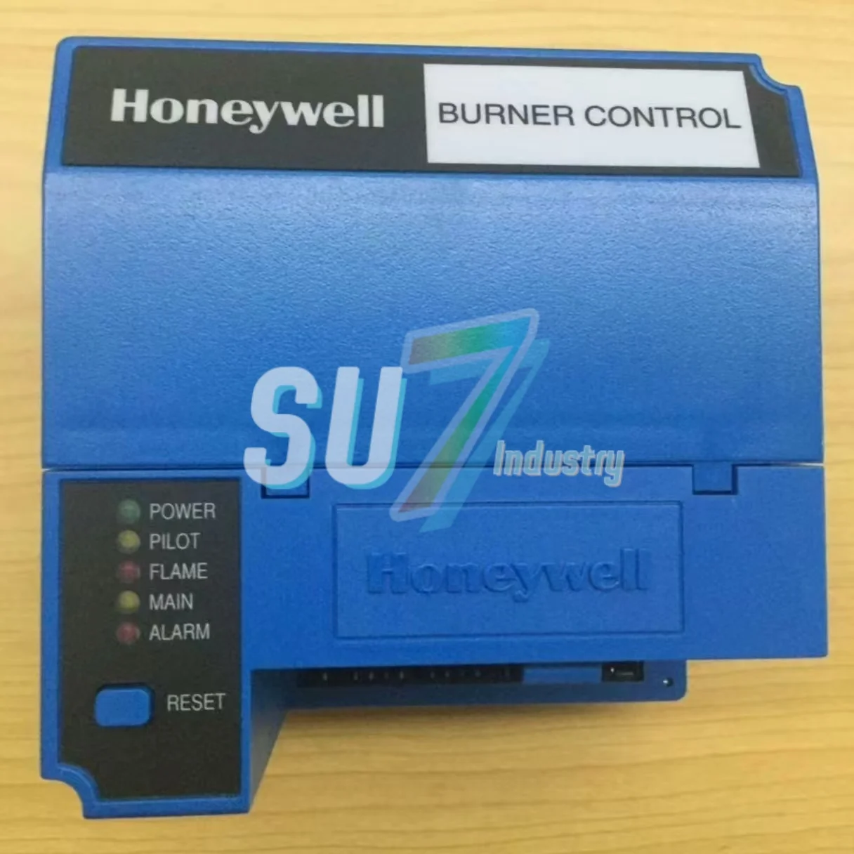 RM7800L1012 RM7840L1018 Burner Control ใหม่ในโกดัง