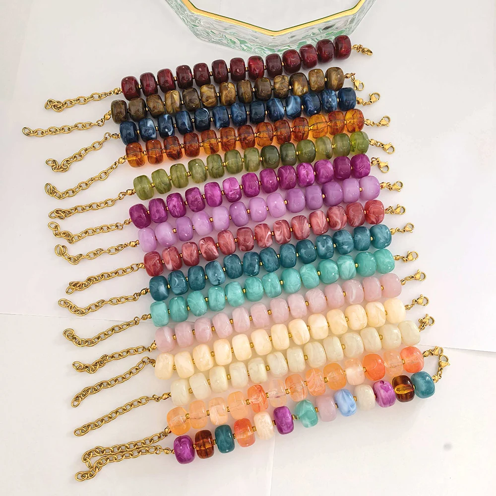 Rundes Harz-Armband für Damen, Statement-Schmuck mit Großen Fassperlen, Wasserdichter Edelstahl, Dicke Geometrische Goldfarbe PVD Beige Kaffee – Detail 2