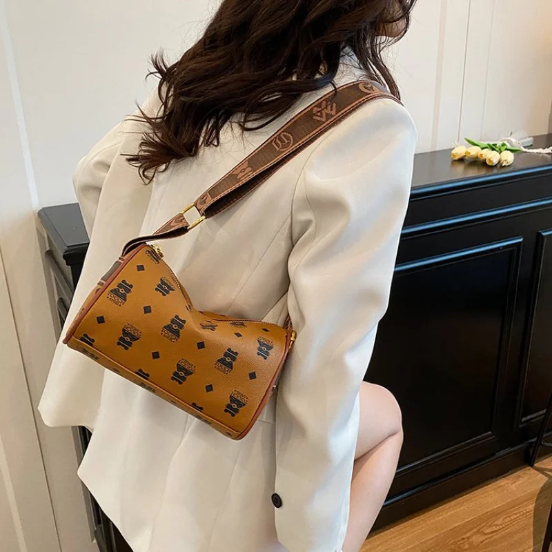 

Classic And Stylish Tote Bag For Women Luxury Brand Famous Designer Leather With Elegant Practical Features