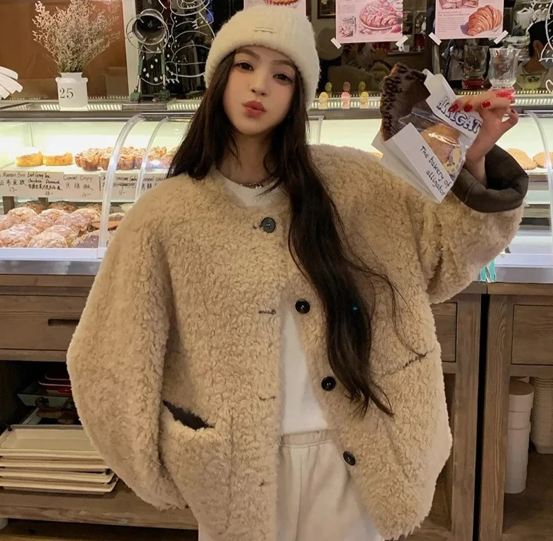 

Plus Size Laid-back Style Women's Short Thickened Sheepskin Coat Autumn Winter Loose Fit Casual Anti-Aging Top Eco-friendly I...