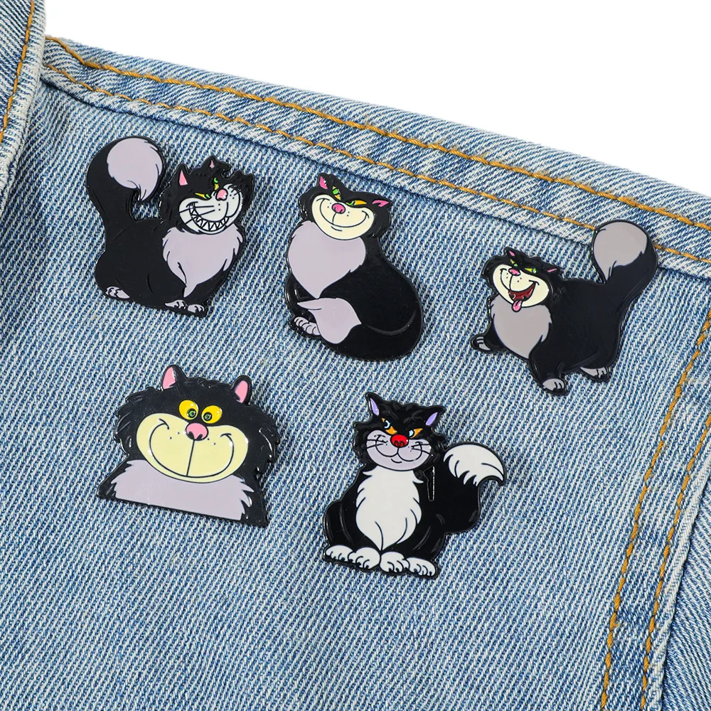 

Disney Cinderella Lucifer Cat Brooch Funny Cartoon Alloy Metal Pin Villain Badge Kawaii Gift for Fans Accessories