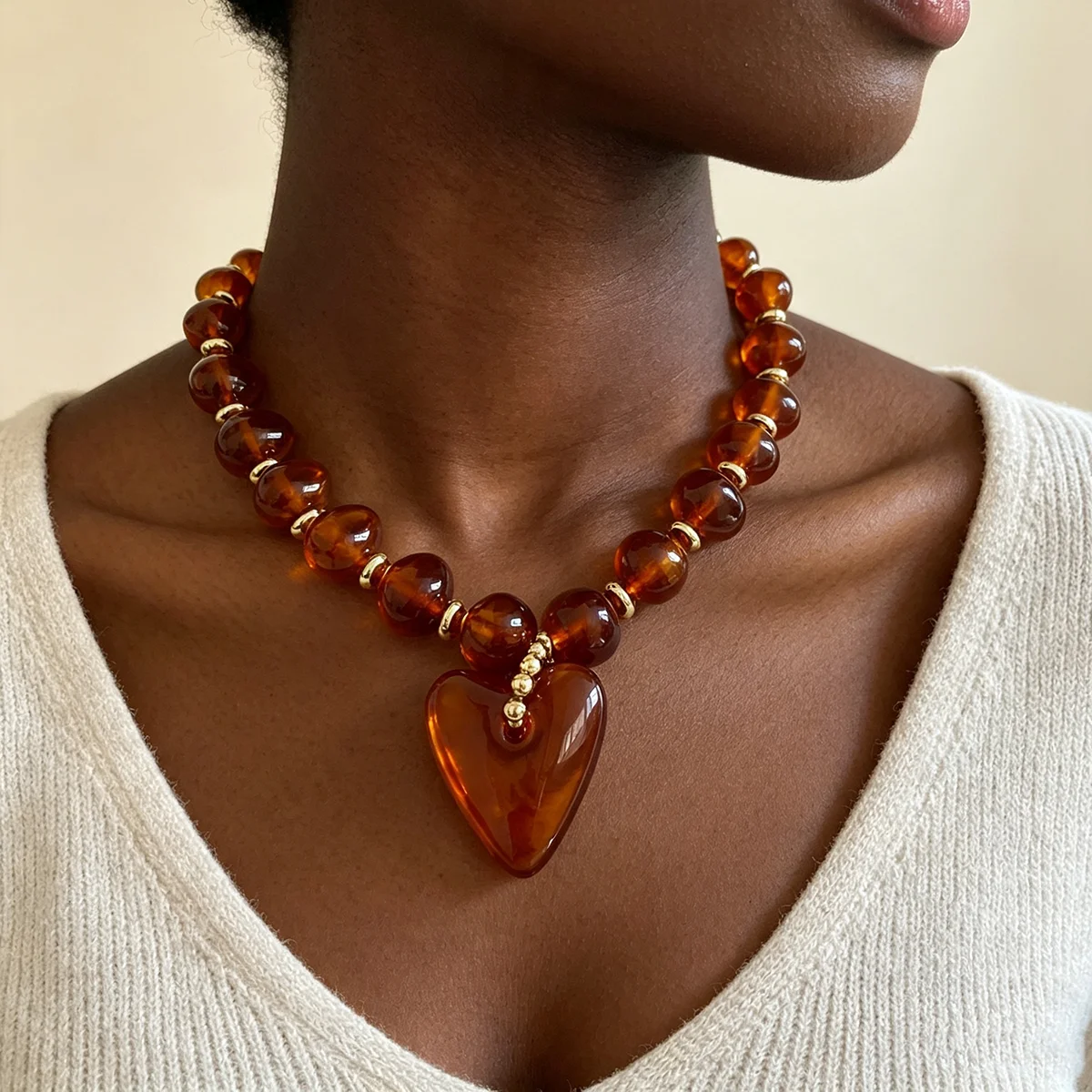 DOO MEI Boho Heart Pendant Necklace Vintage Acrylic Resin Ova Beads Chain Necklaces for Woman Beach Holiday Neck Accessories
