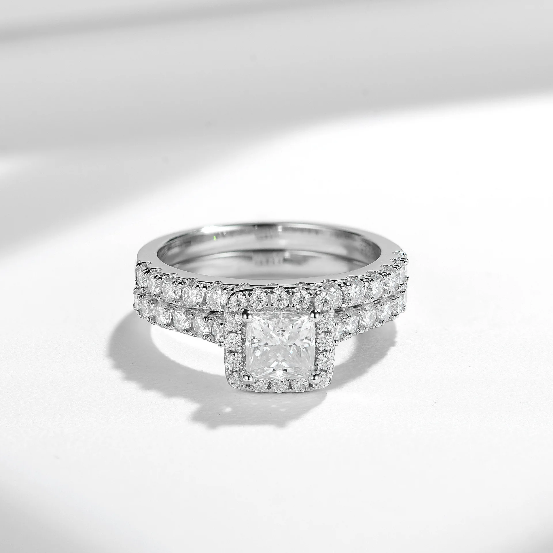 SONGYUN Moissanite Diamond Jewelry 0.8ct Princess Cut Moissanite Hot Selling Double Layer Engagement Ring Set for Women