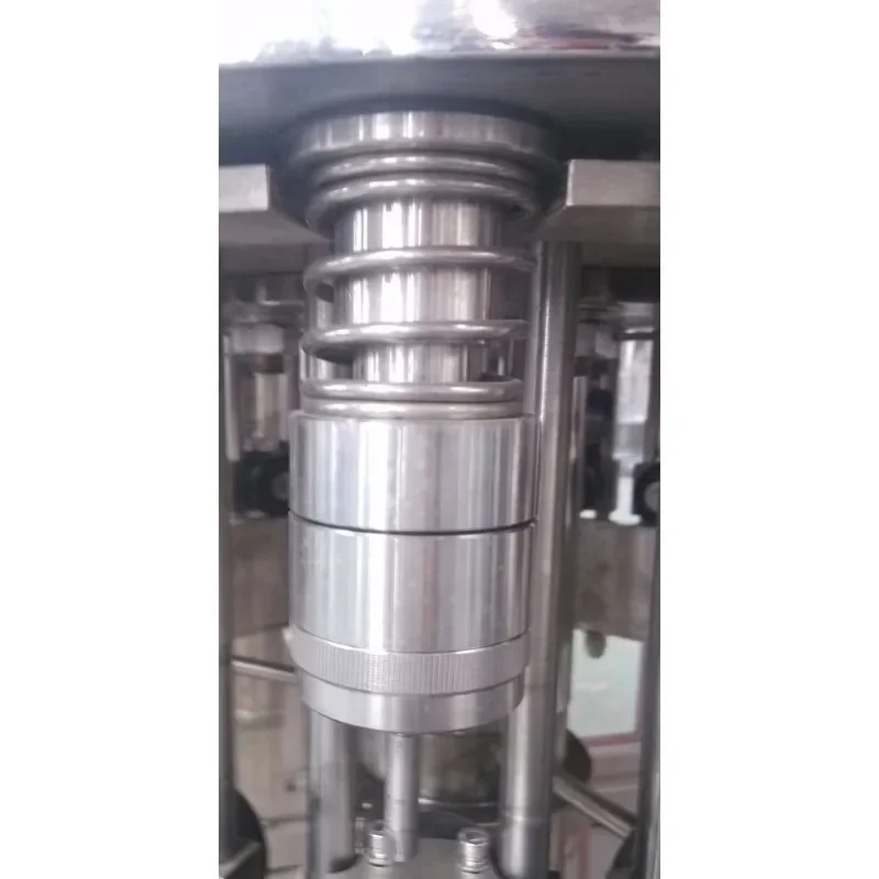 Liquid water filling and packaging machine valve spare parts filling machine cleaning head cap head 8000BPH